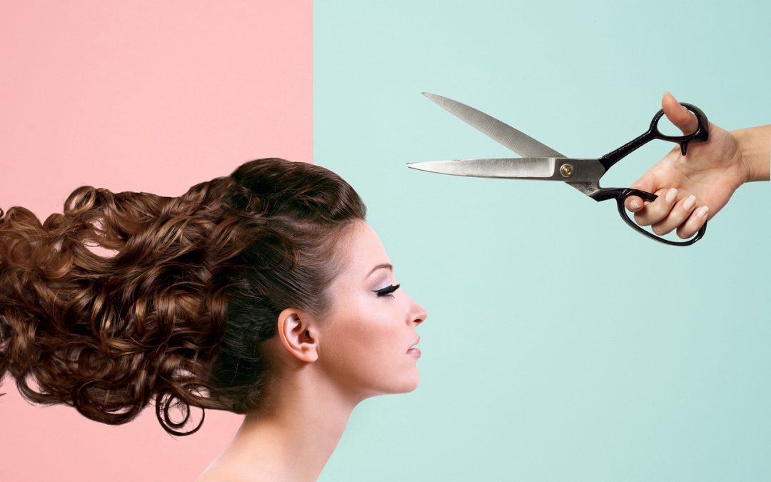 Oui, vous pouvez couper vos propres cheveux : voici comment